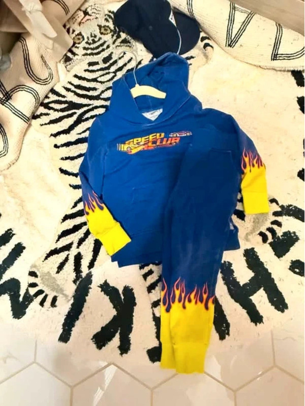 Bums & roses hot wheels sweat set 3t
